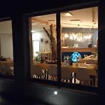 Borowik Hotel *
